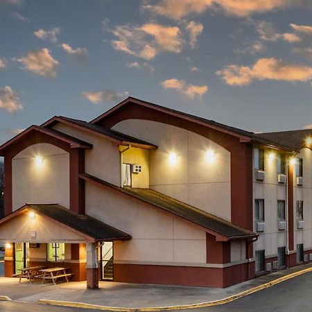 Hotel Super 8 By Wyndham Waynesburg Extérieur photo